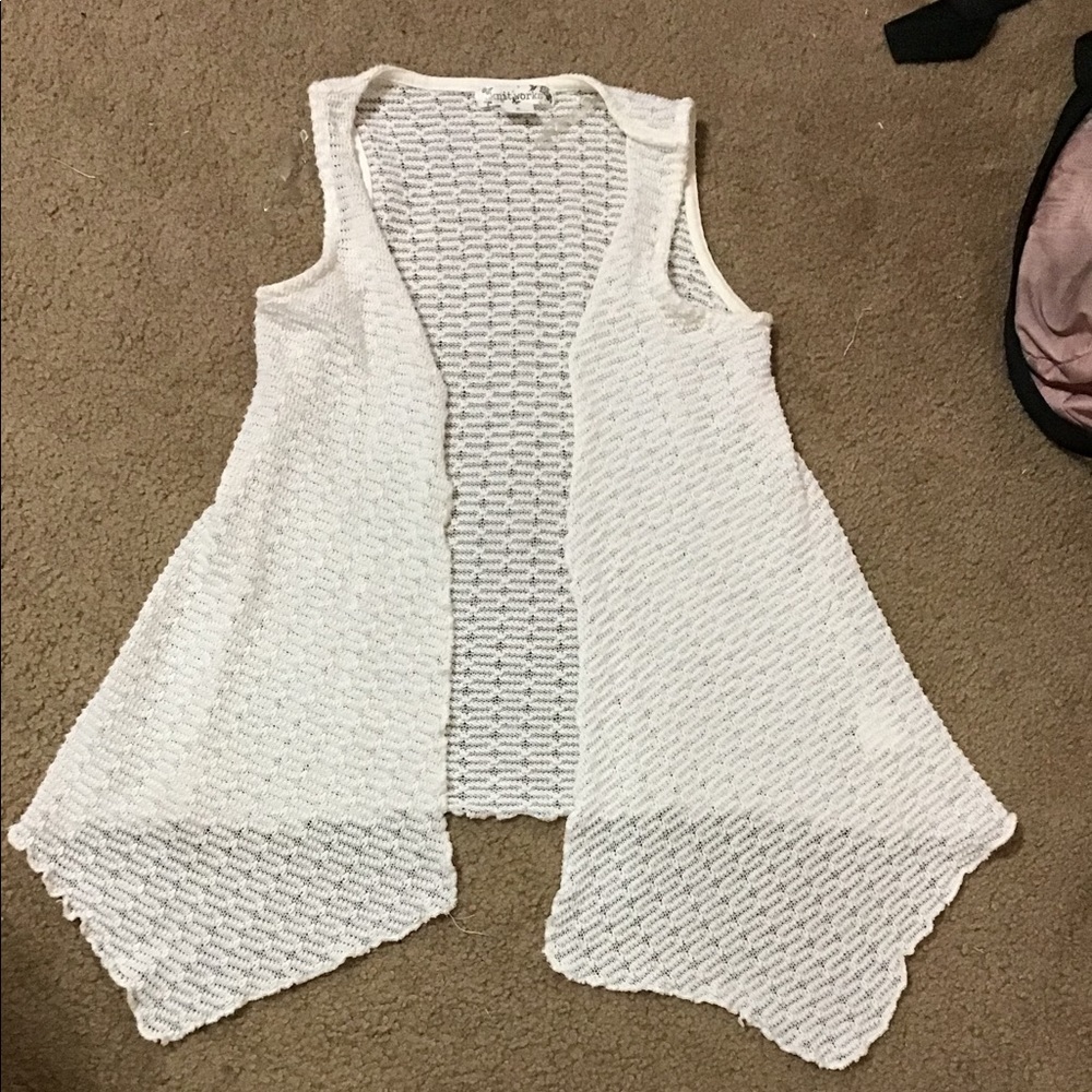 White sleeveless cardigan